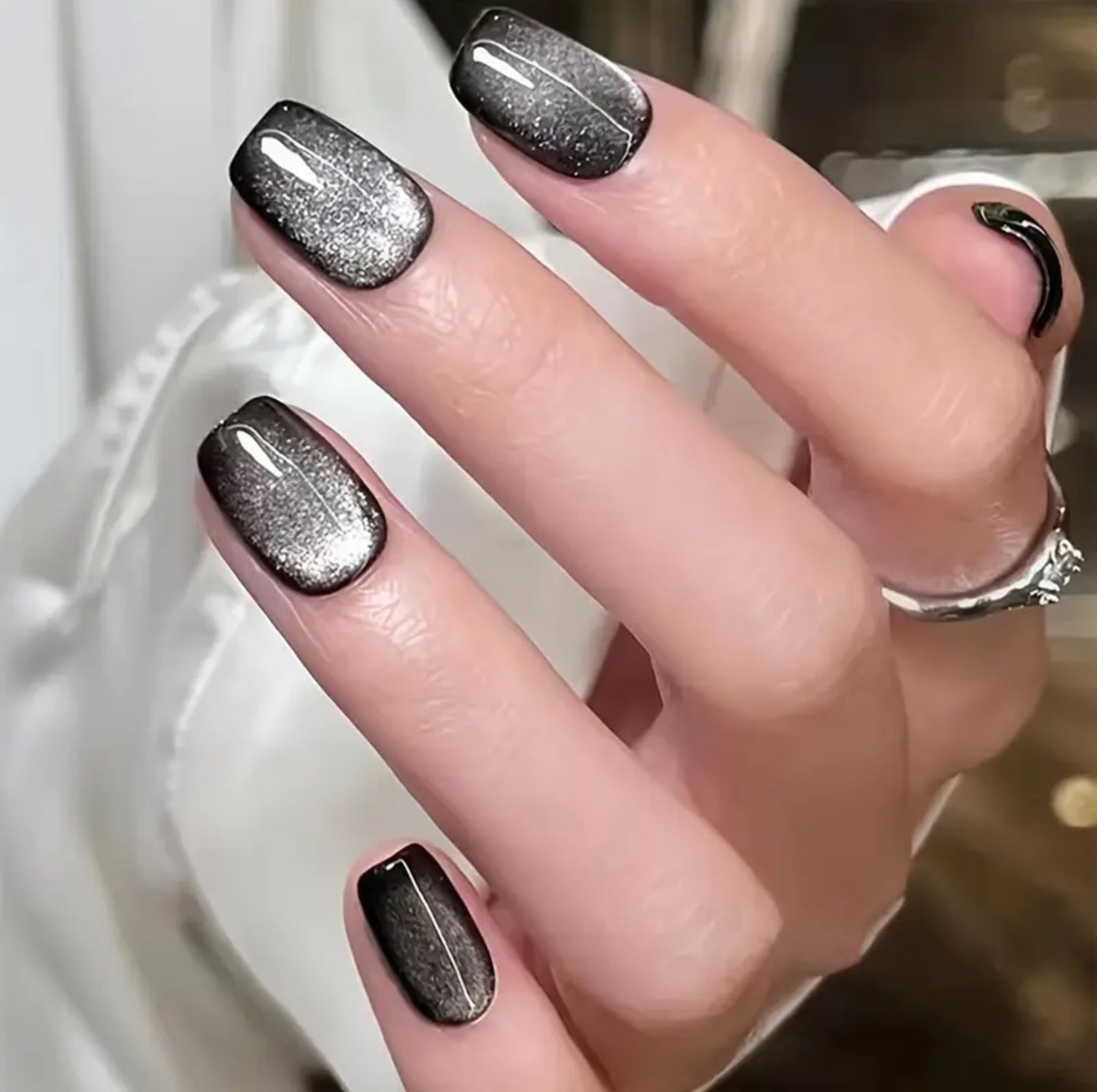 Black Cat-eye